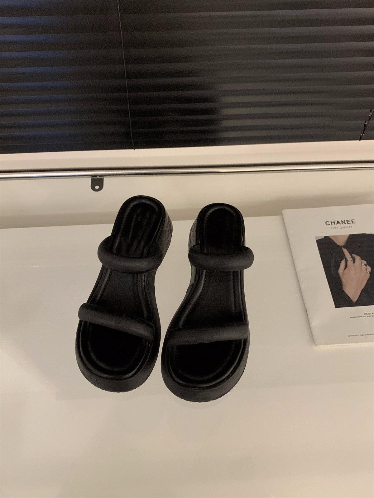 

Platform slippers women s shoes fashion wear 2025 new summer silver temperament with skirt wedge heel sandals 35