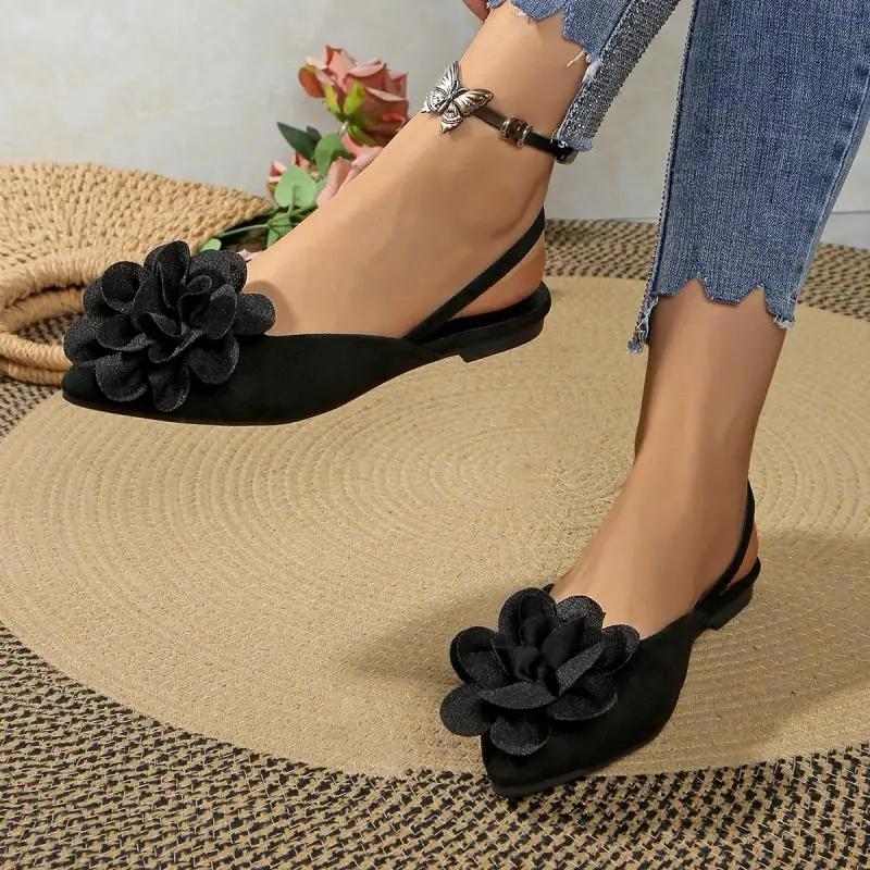 Fashion Classic Big Flower Pointed Toe Sandals Women 2025 Summer Flat Heels Light Weight Shoes Women Comfortable Daily Black Shoes