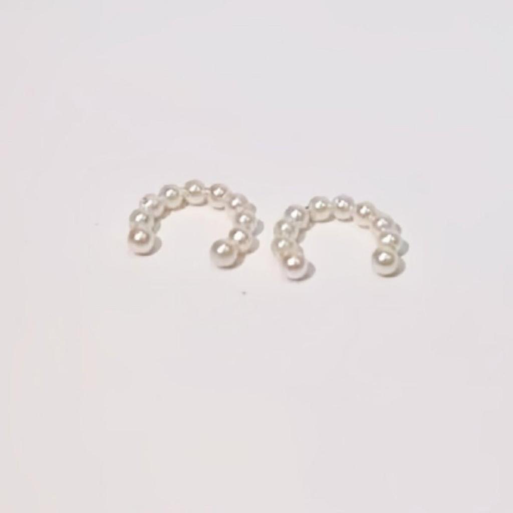 Elegant Pearl Ear Cuff Earrings for Women - No Ear Hole Needed, Stylish High-End Design.