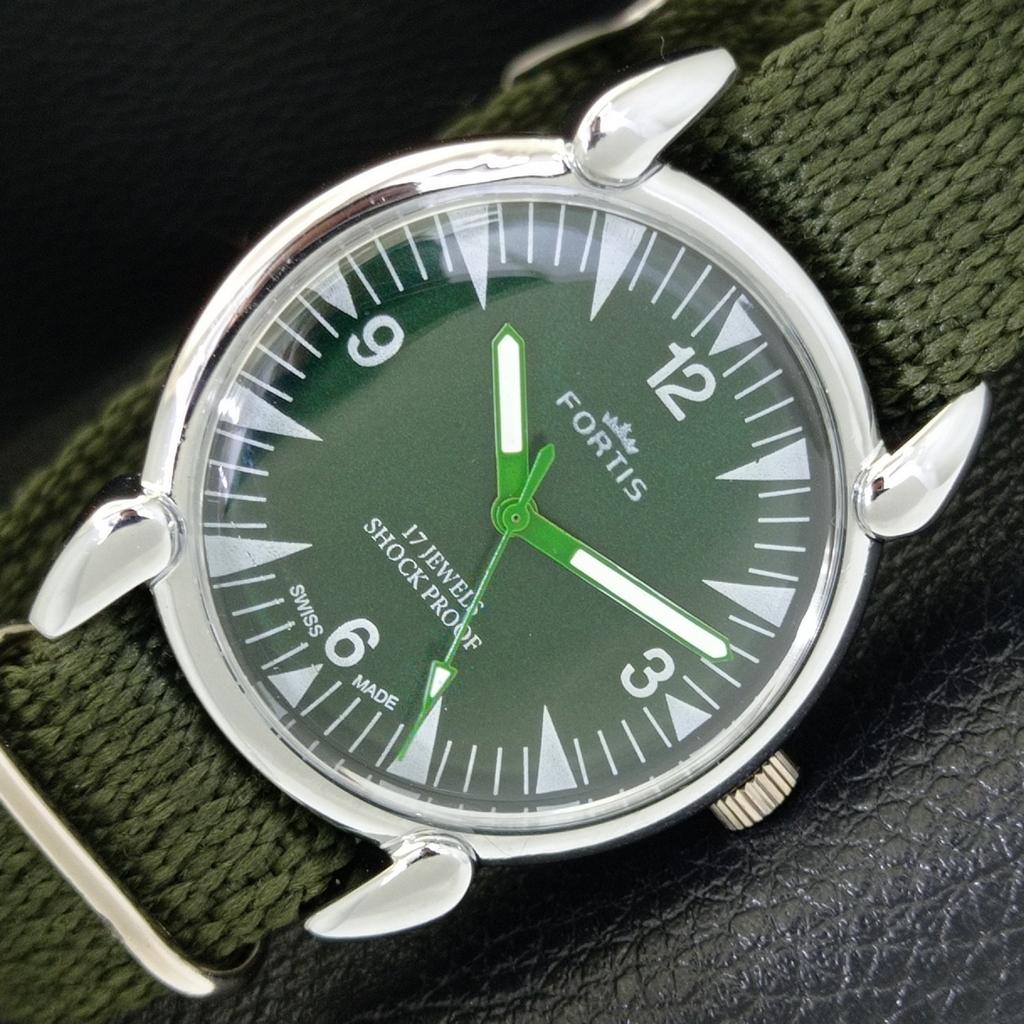 SWISS VINTAGE HAND-WINDING MENS REFURBISHED GREEN COLOR DIAL WATCH A700881-5 R205a-a700881