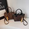Fashionable Leopard Shoulder Bag Crossbody Handbag Matte Single Strap Handbag Versatile Design for Young Adults