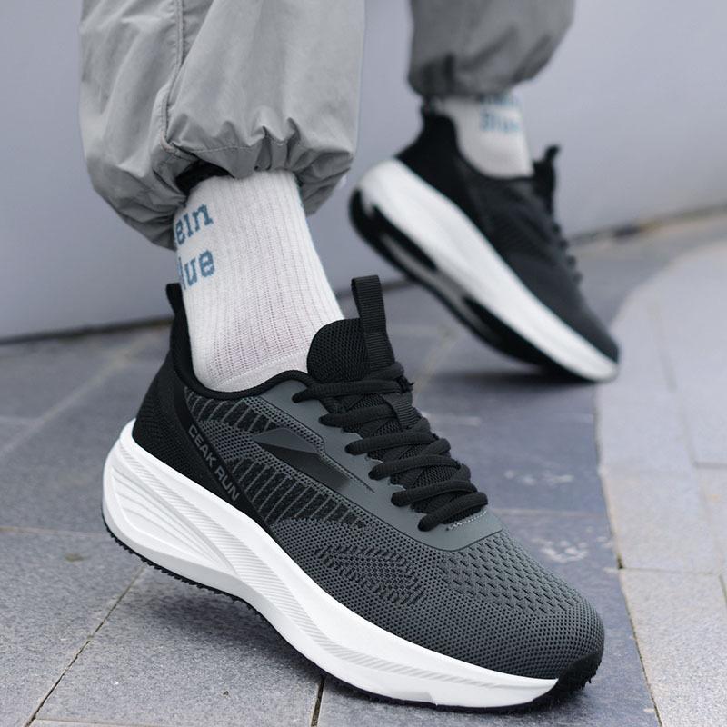Classic casual sports running shoes non-slip, wear-resistant and shock-absorbing soft bottom mesh breathable and springback running shoes