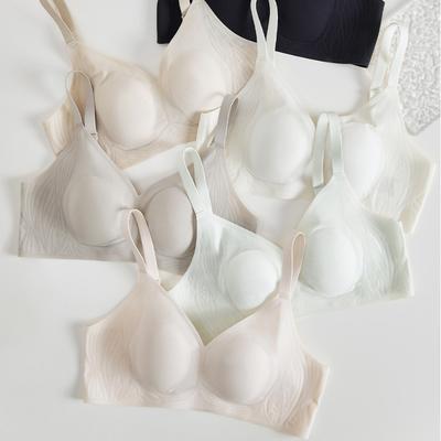 Ultra-thin Breathable and Seamless New Underwear Women's Big Breasts Are Small, Anti-sagging, Sub-breasts, Jelly Provisions, Bra
