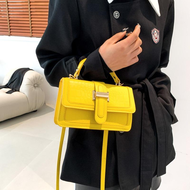 Shoulder bag women's new trendy high-end sense niche design fashion messenger women's bag fashion hand bag