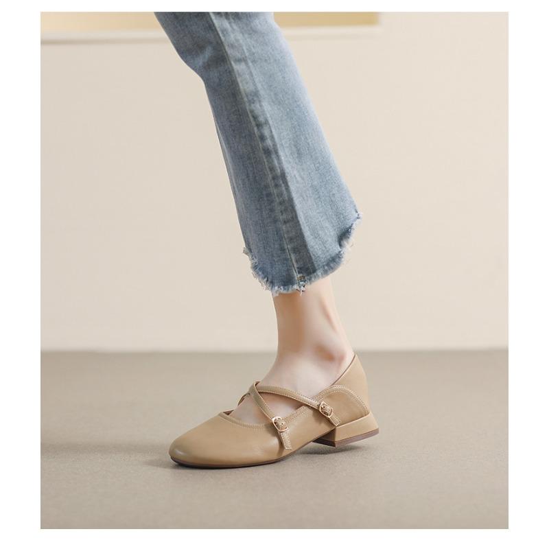 Women's soft soled thick heels round toe shoes