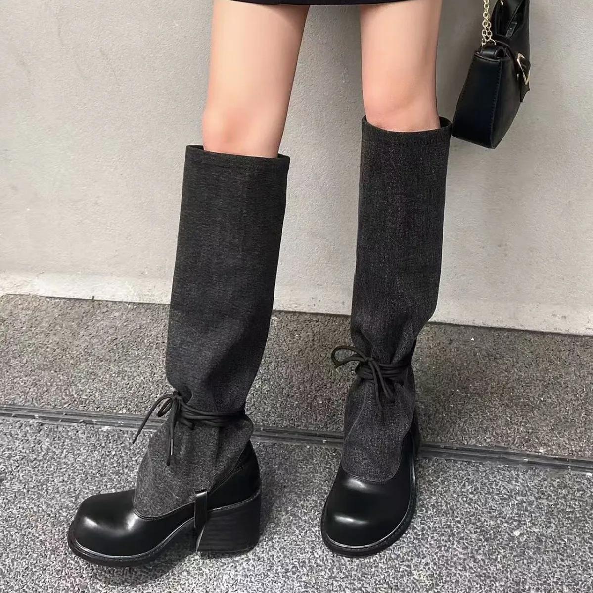 Черные высокие сапоги на молнии женские с пряжкой стройнящие на толстом каблуке 65 см резиновая подошва ботинок из микрофибры ботфорты 35 чёрный 6640₽