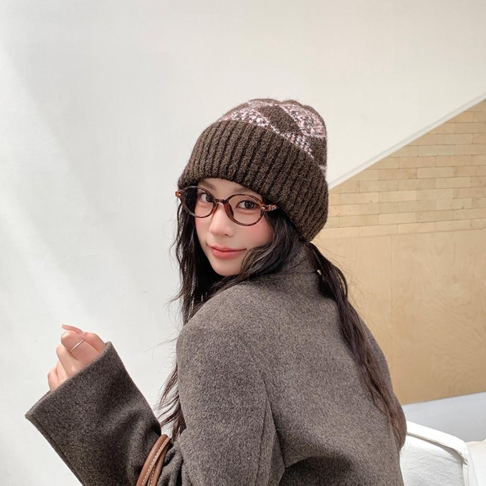 Polyester Knitted Beanie Hat Heart Pattern Earflap Beanie Daily Wear