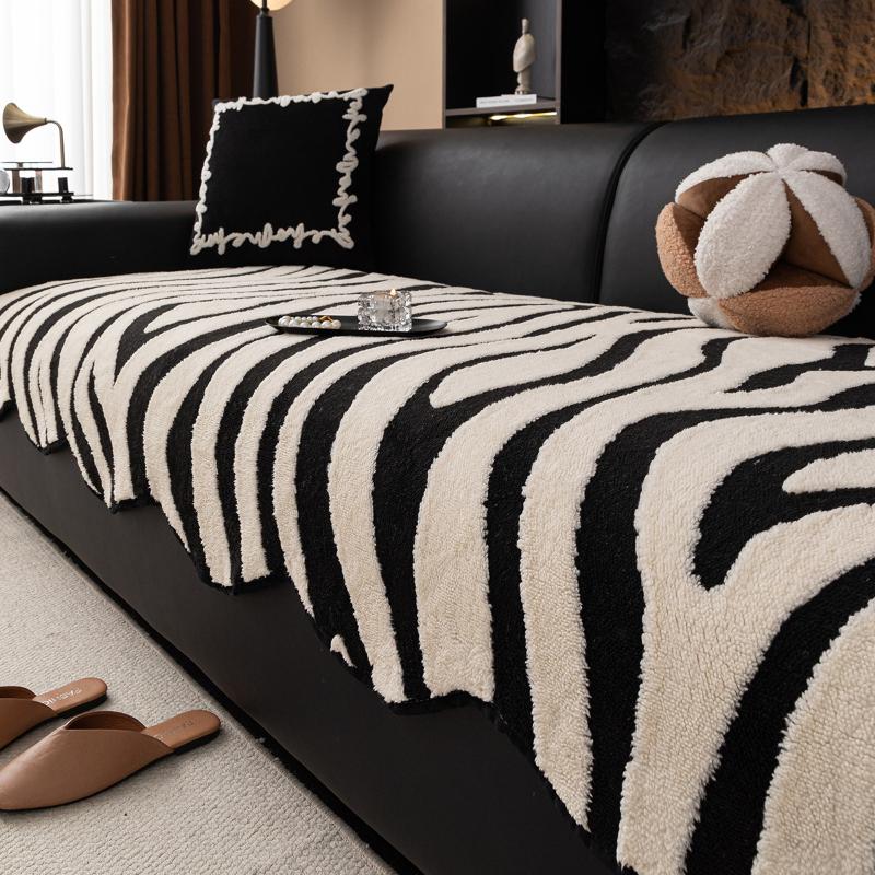 Non-Slip Couch Cover Plush Universal Irregularity Sofa Cushion European Style Retro New Prevent Cat Scratching Sofa Covers