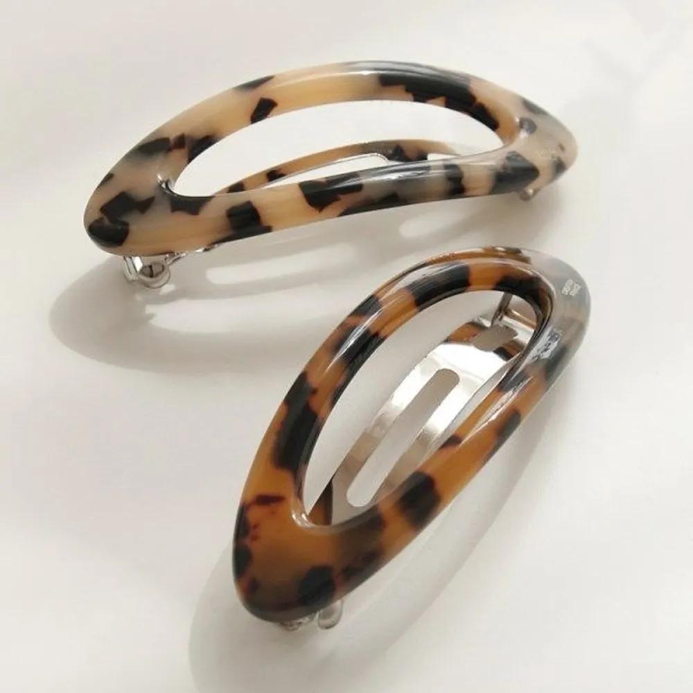 J Lauren Oval Half-Up Leopard Print Automatic Hairpin H0874 leopard print