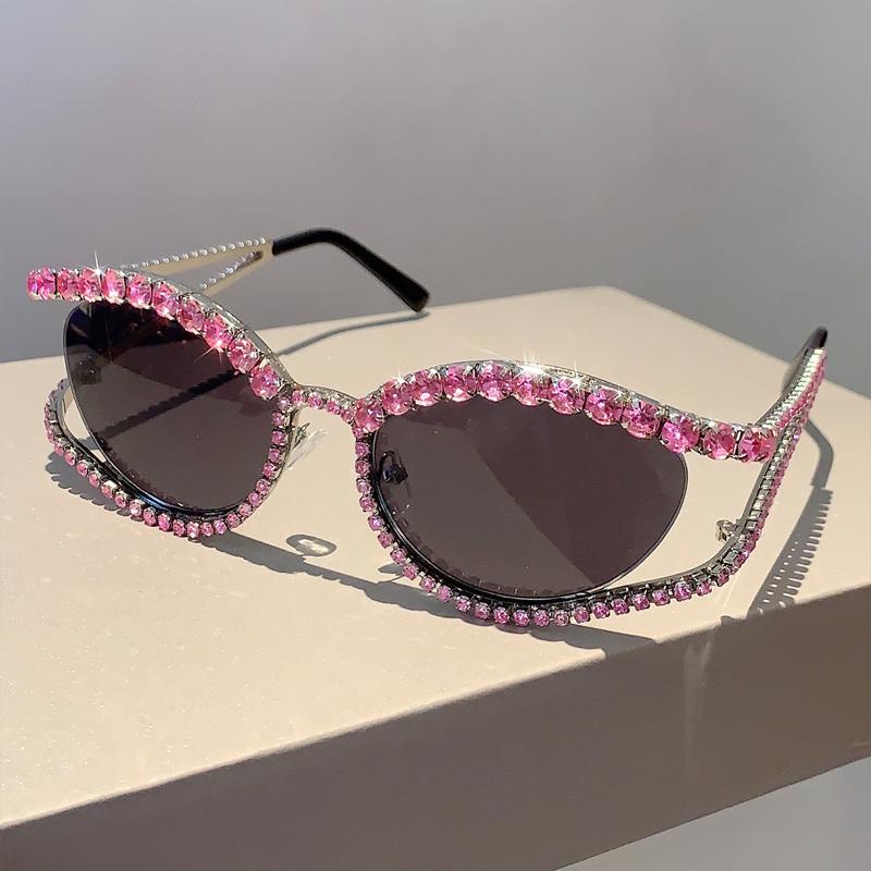 New Cat Eye Sunglasses for Women Stylish Vintage Rhinestones Oval Shades Ins Trendy Luxury Brand Design Lady Eyewear
