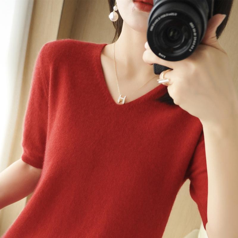V-Neck Short-Sleeve Knit Top - 2022 Autumn Korean Style, Casual, Loose-Fit for Women