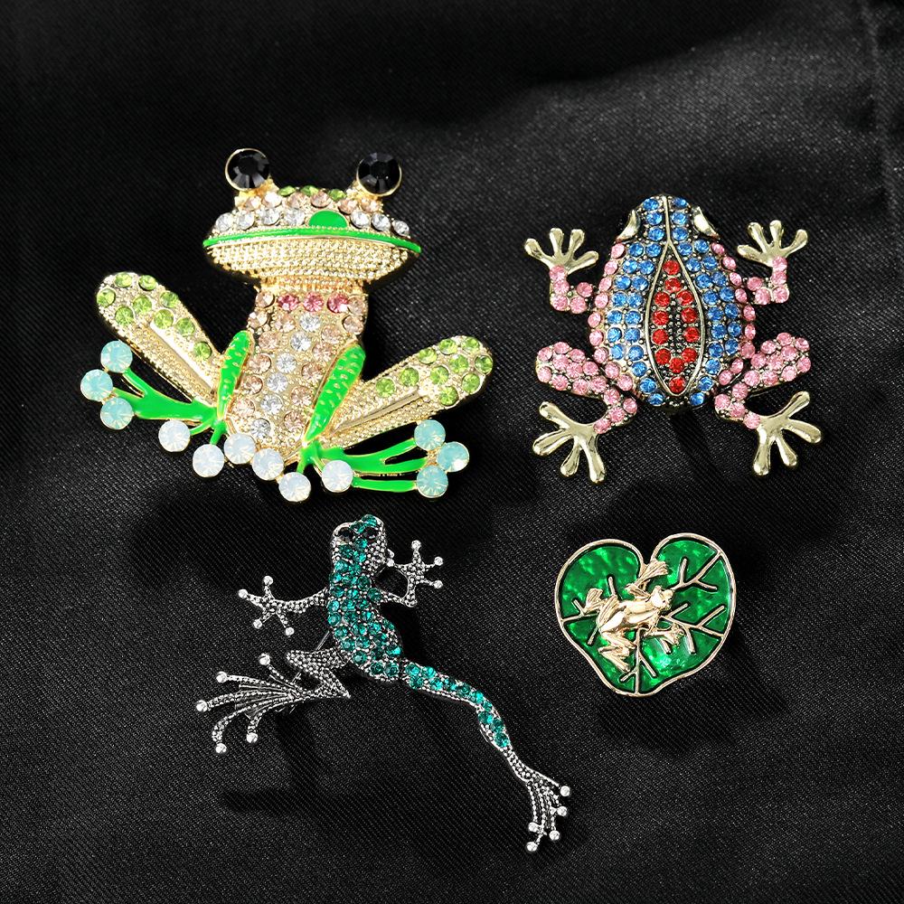 Versatile Cartoon Frog Brooch - Creative Fashion Accessory for Women
