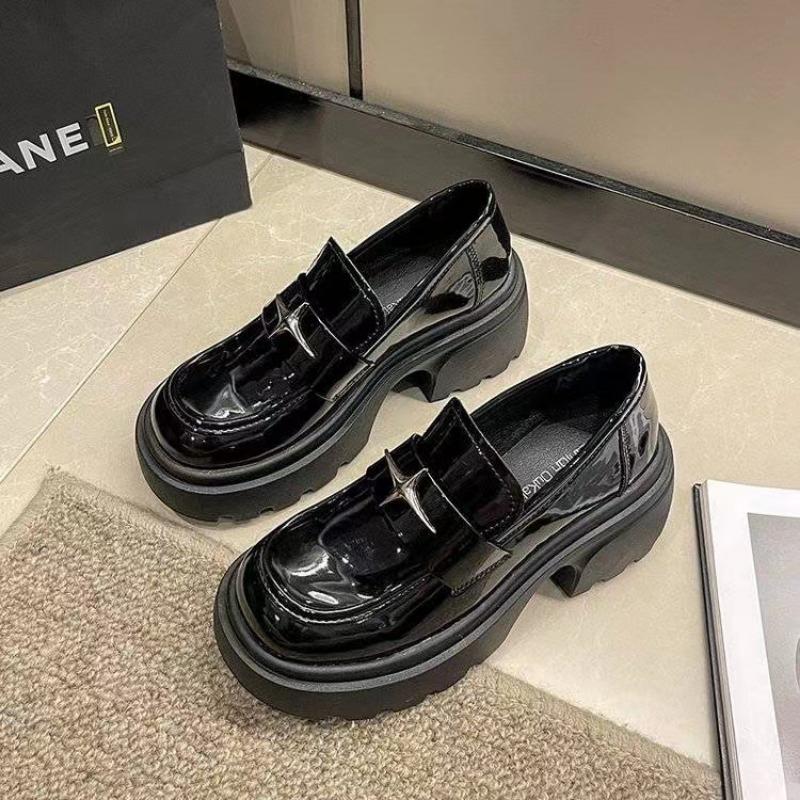 

Ретро звезда осень новый свет большая голова универсальные увеличение роста платформа маленькие кожаные туфли 40