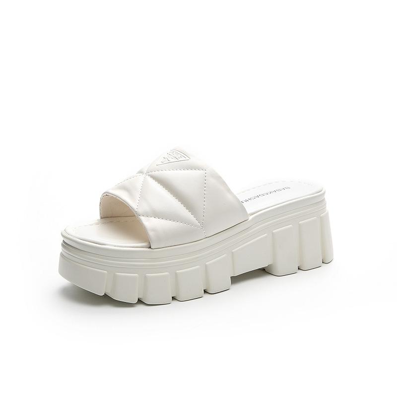 Wedge heel slippers women's summer 2025 new versatile outer wear fashion high-heeled muffin shoes thick-soled inner height-enhancing cool slippers