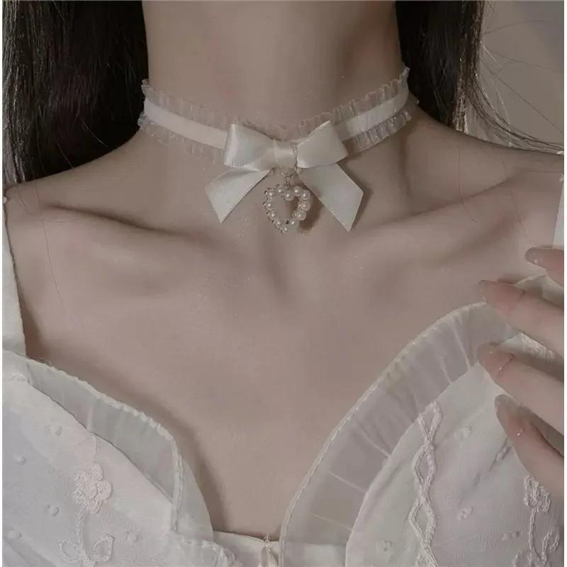 Zoete Satijnen Lint Choker Ketting met Parel Hart Hanger & Doorzichtig Ruche Rand – Schattige Coquette/Kawaii Kraag Sieraden voor Vrouwen