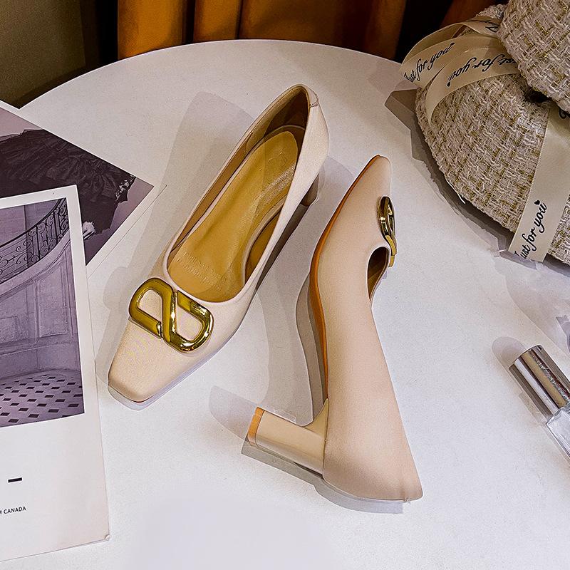 

Туфли на толстом каблуке, женские, новые, нишевые, трендовые, с мелким вырезом, квадратным носком, темпераментные, одинарные, на среднем каблуке 40