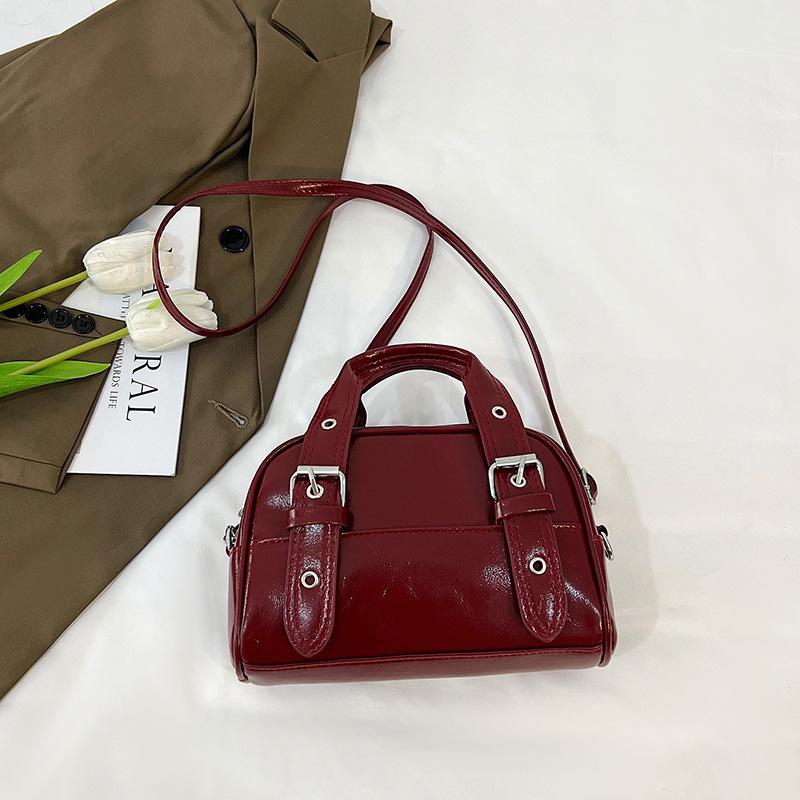Fashion and Popular Portable Bowling Bag, Simple Shoulder Bag, Commuter Messenger Women's Bag