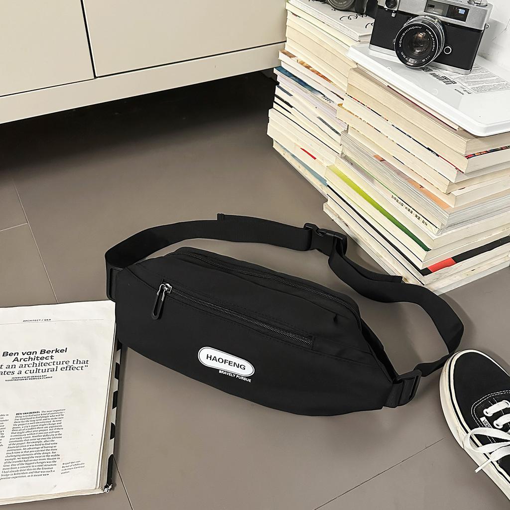 Mobile phone fanny pack trendy brand men's breast bag simple and lightweight shoulder small backpack women's leisure sports messenger bag men