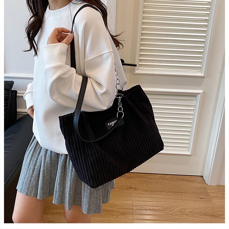Oversized Cotton Chain Shoulder Tote Bag for Women, Lazy Fashion Commute Handbag, Spacious Crossbody Work Bag CLE