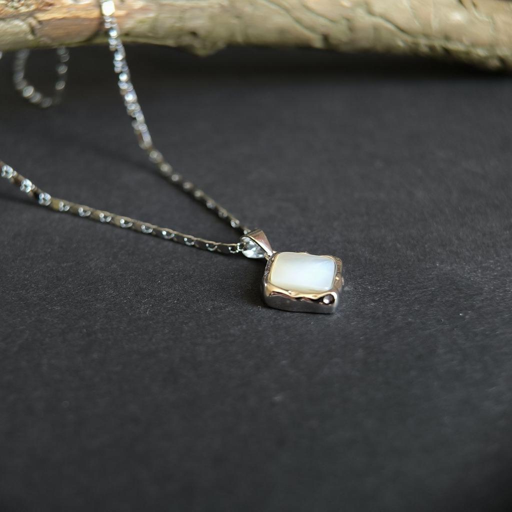 Серебряная подвеска с перламутром (60002226)