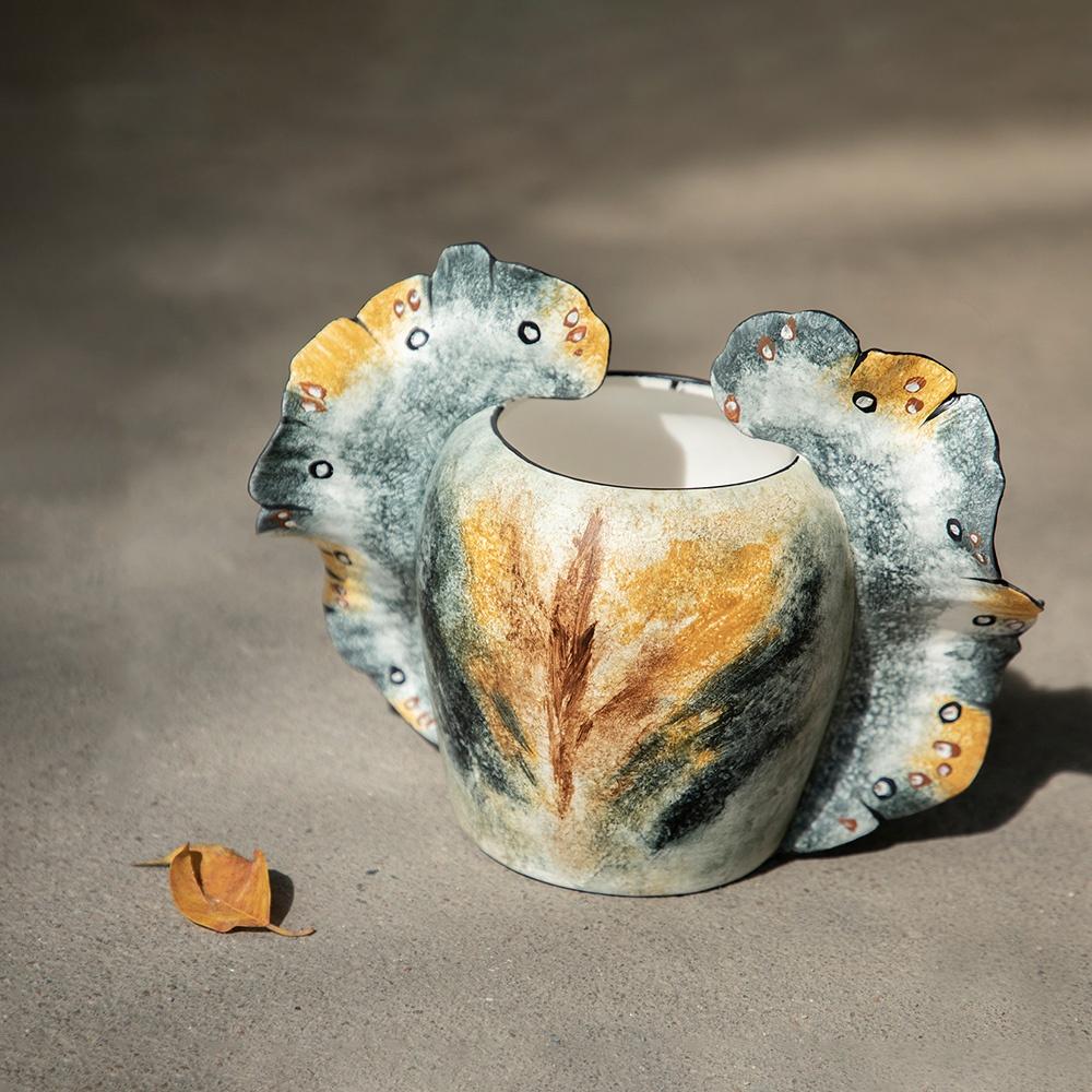 Creative Hand-painted Ceramic Vases Wavy Patterned Wings Ceramic Handicraft Floral Arrangement Accessories Home Decoration