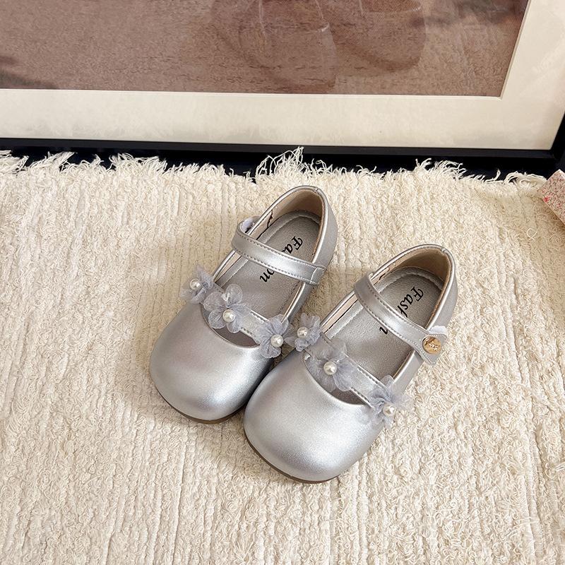 Girls' princess shoes 2025 spring and autumn new baby girl white flower small leather shoes with skirt soft sole children's single shoes