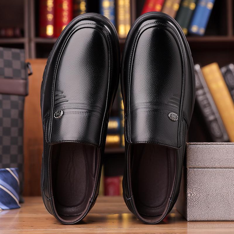 Middle-aged men's leather shoes men's leather breathable autumn new thick-soled casual shoes non-slip soft-soled one-pedal men's shoes