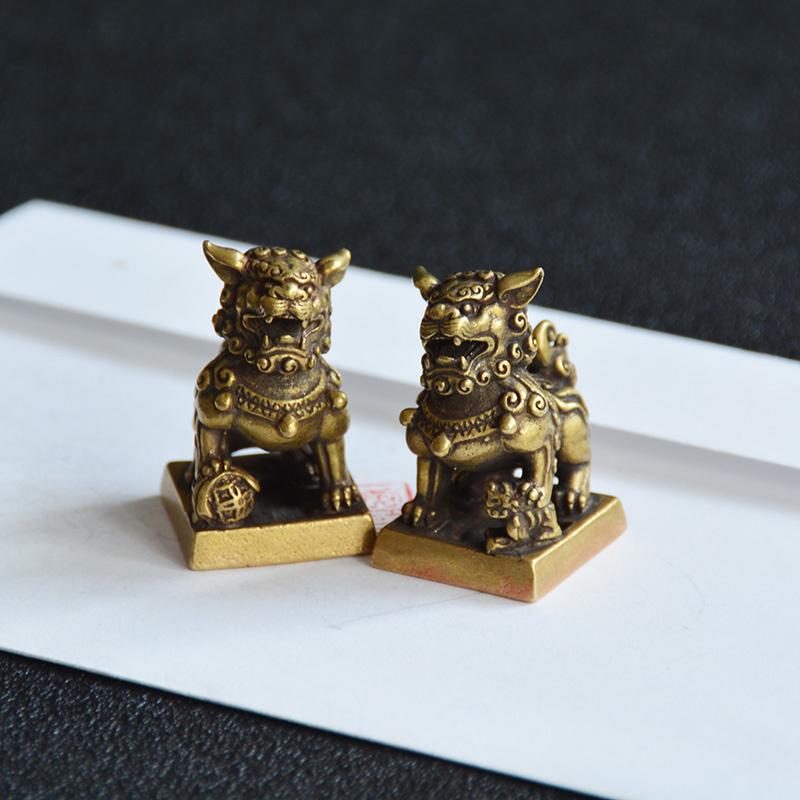 Antique Bronze 1 Pair Lions Seal Desktop Ornaments Copper Animal Miniature Figurine Lucky Brass Lion Statue Feng Shui Decoration