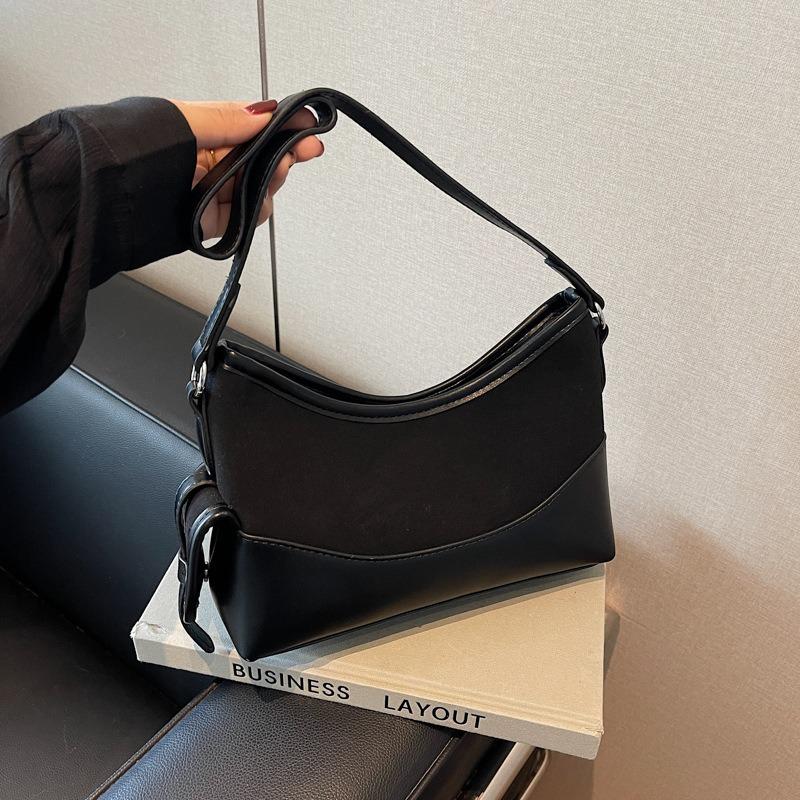 Autumn and winter matte retro small bag, new women's bag, popular messenger bag, shoulder underarm bucket bag.