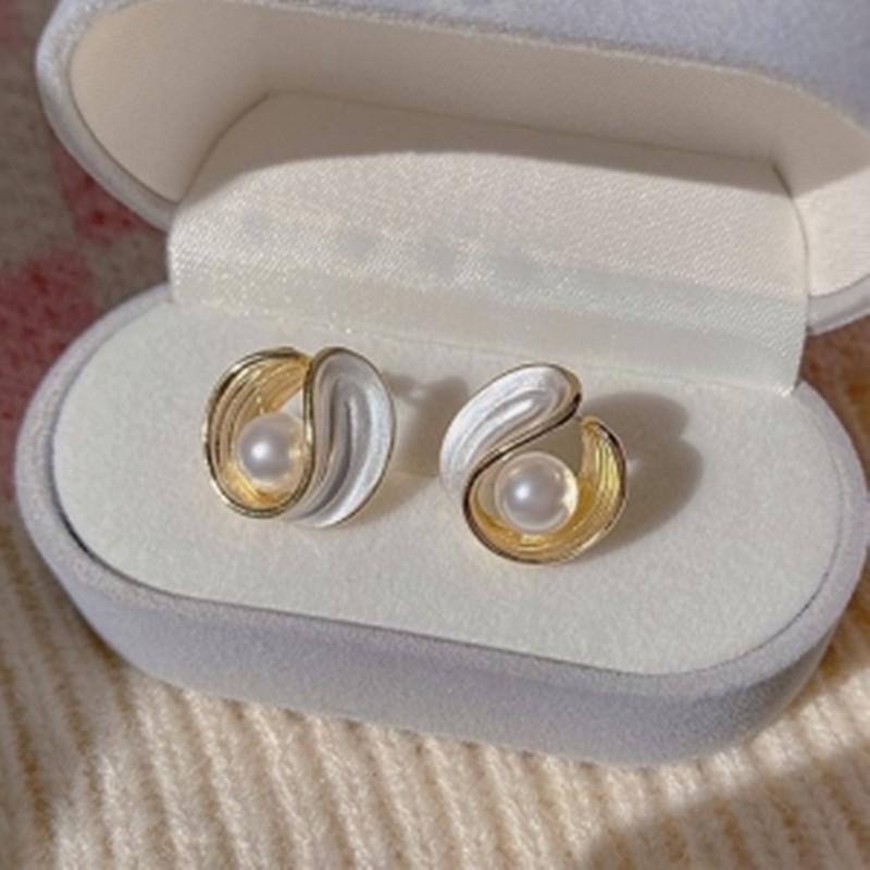 Unique Korean Pearl Stud Earrings: 2022's New Light Luxury Design