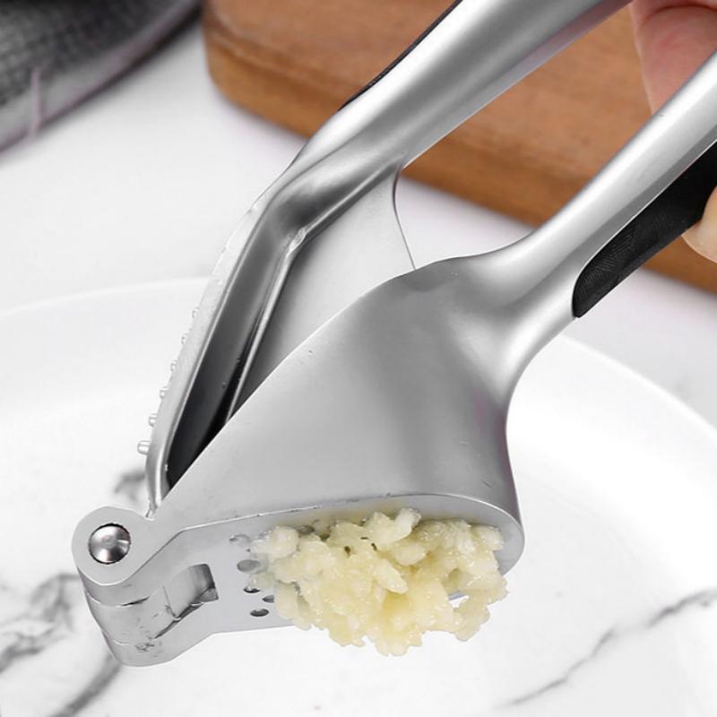 Heavy Duty Zinc Alloy Garlic Press Ergonomic Non-slip Handle Durable Ginger Crusher for Home Meal Preparation