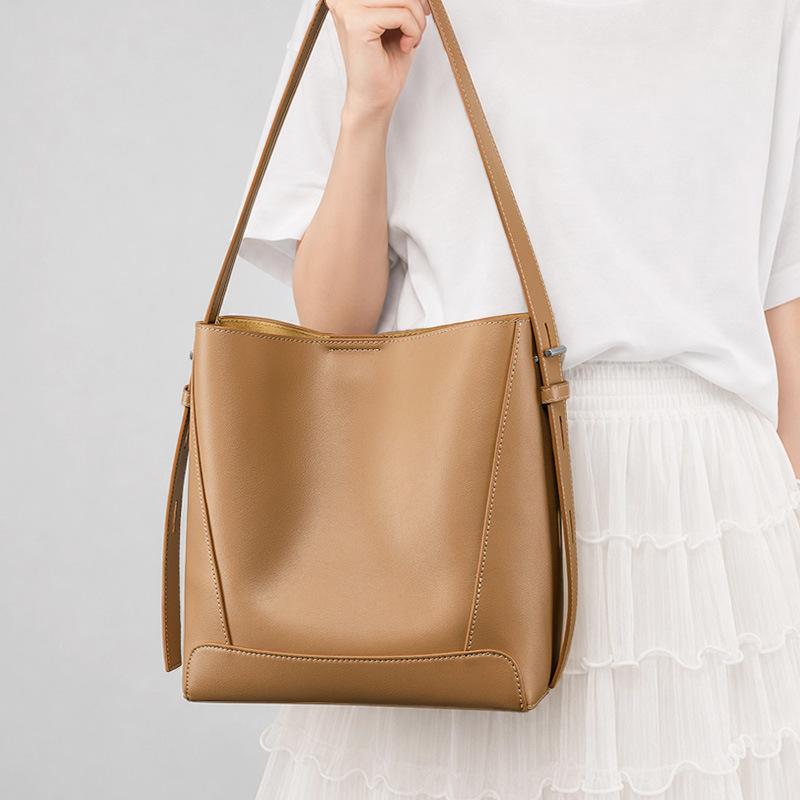 Cowhide Bucket Bag Large Capacity Tote Bag Women's Versatile Commuter Underarm Bag Crossbody Leather Shoulder Bag