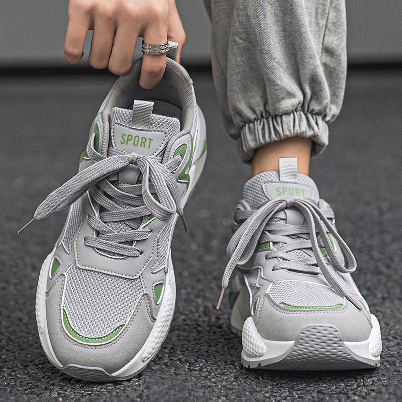 New Men's Casual Shoes Feature A Breathable Mesh Upper and A Thick Sole Making Them Fashionable and Versatile for Casual Wear