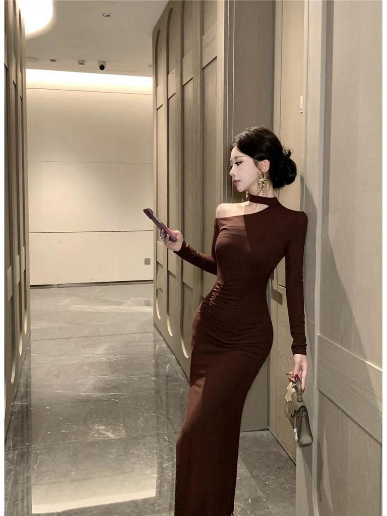 Women's One-Shoulder Slash Neck Halter Dress - Cinched Waist, Slit, New Style