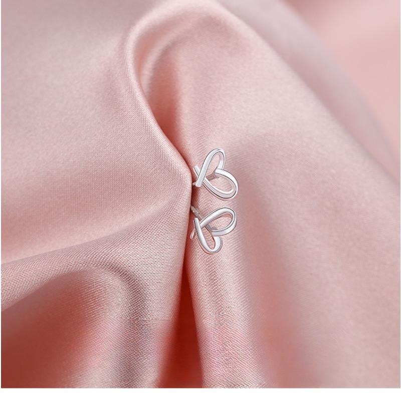 Frosty Feng Taoxin Anti-allergic Women's Simple Heart-shaped Earrings