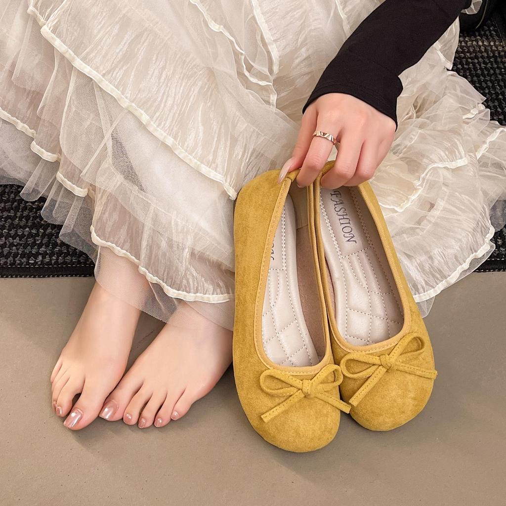 Plus Size Women's Wide Flats: Soft Sole Slip-On Moccasins & Loafers for Comfortable Wear, Sizes 41-43