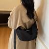 Simple literature and art 2025 autumn new large-capacity women's Korean version solid color trend convenient single shoulder underarm crossbody w