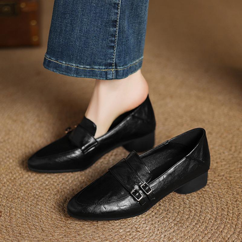 New comfortable small leather shoes, one pedal, thick-soled non-slip, medium-heeled large-size shoes, round head square heel, single shoes for all