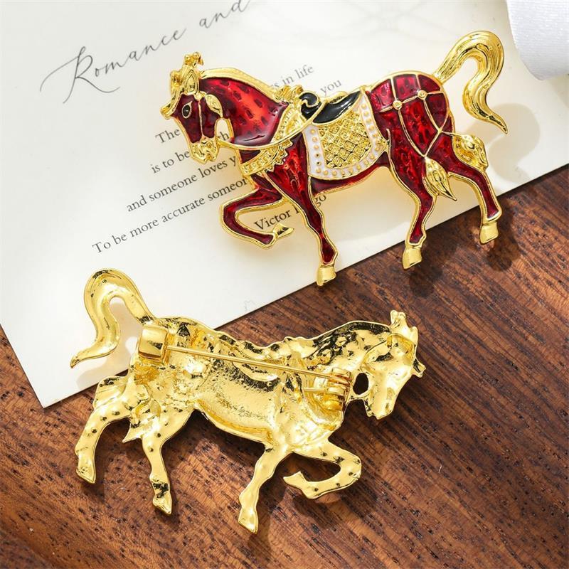 Vintage Enamel Alloy Galloping War Horse Zodiac Pony Brooch Pins Women Men Fashion Clothing Accessories Suit Lapel Corsage Gifts