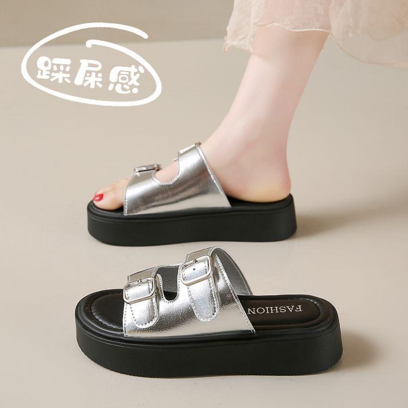 

Versatile platform high-end slippers women s summer wear 2025 new fashion casual skirt one-word beach shoes 40 серебряный