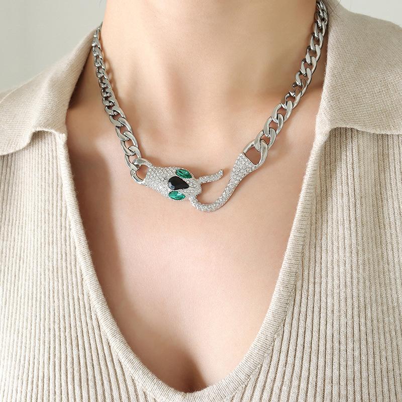 Direct Supply To Europe, America And Other Non-Fading High Street Rock Hip-Hop Style Inlaid Zircon Snakehead Necklace Accessories