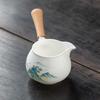 Tazza da fiera in porcellana bianca giada di sego manico laterale in legno massiccio tazza da fiera grande distributore di tè in ceramica dispositivo per versare il tè mare del tè