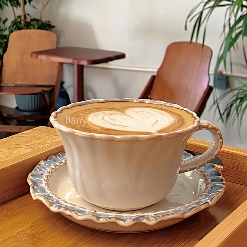 Набор ретро керамической кофейной чашки и блюдца