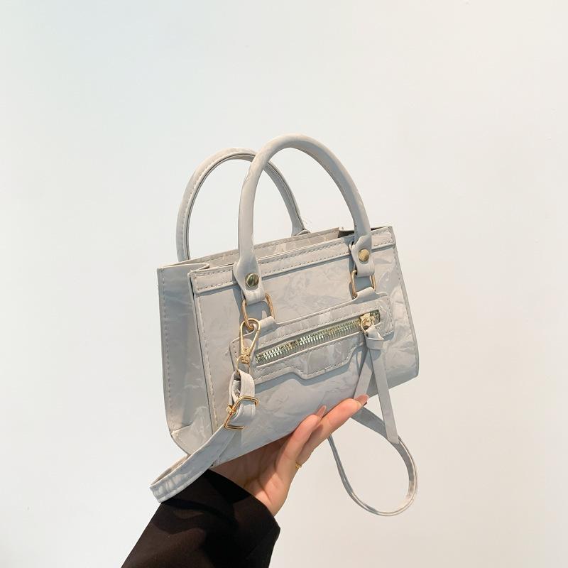 Casual niche design handbag shoulder 2025 autumn new fashion personalized messenger small square bag women's bag