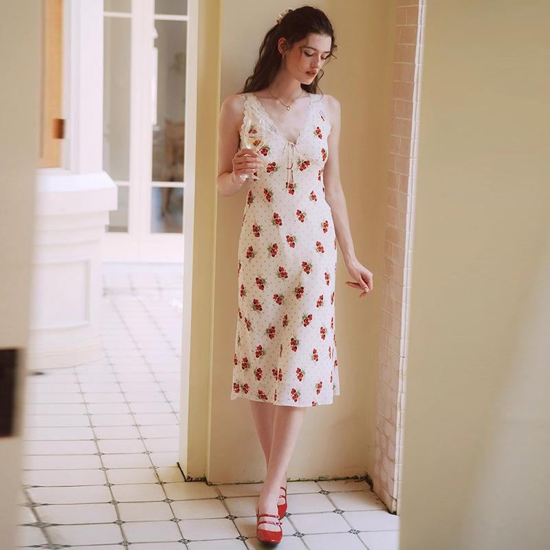 Spot 1079 summer new 2025 polka dot safflower V-neck sleeveless lace medium and long dress French retro vacation XS