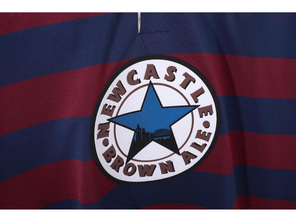 Newcastle Retro Auswärtstrikot - Blau-Weiße Streifen mit Personalisierungsoptionen