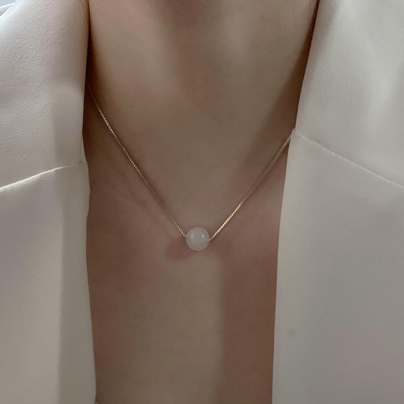 Elegant Metal Heart Clavicle Necklace for Women - Light Luxury Design