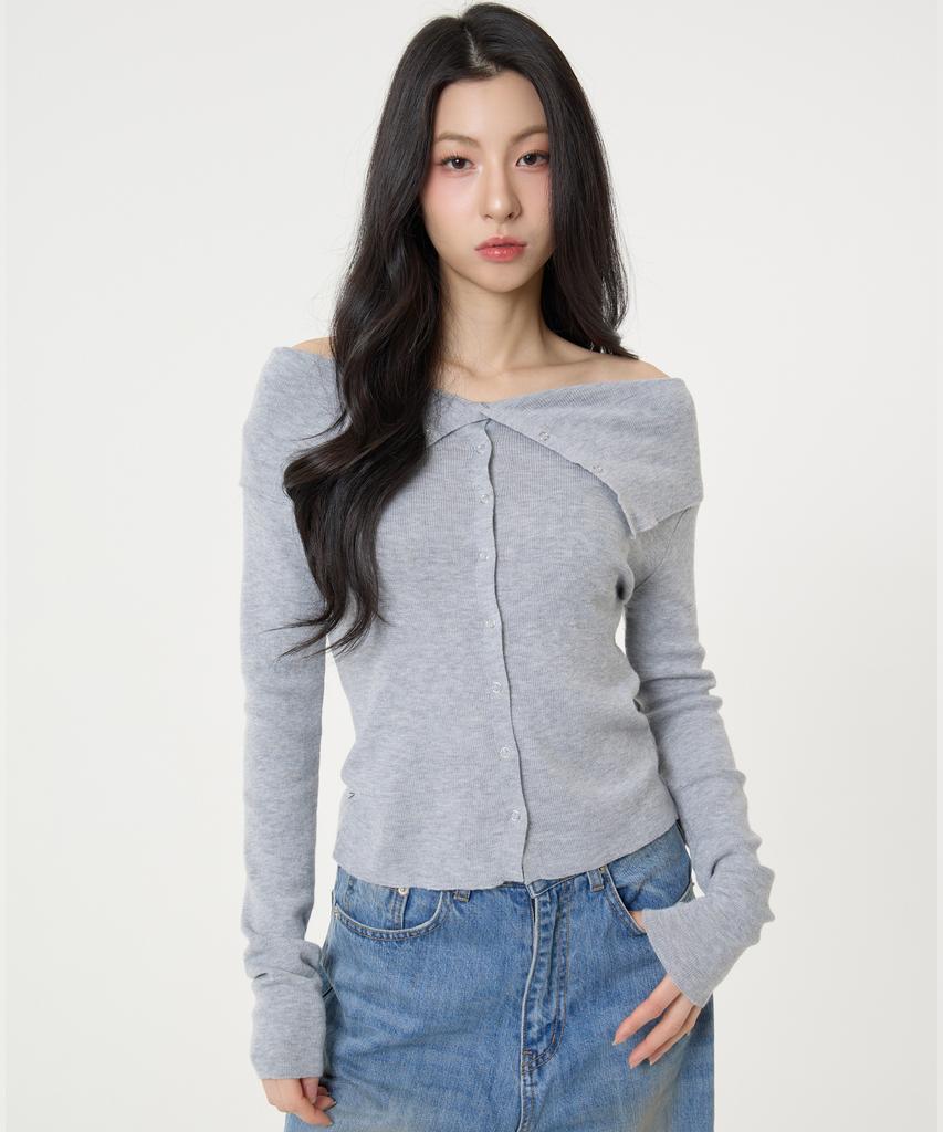 UNKNOWN PLANET Ring Snap Off-Shoulder Long Sleeve Knit Top Gray