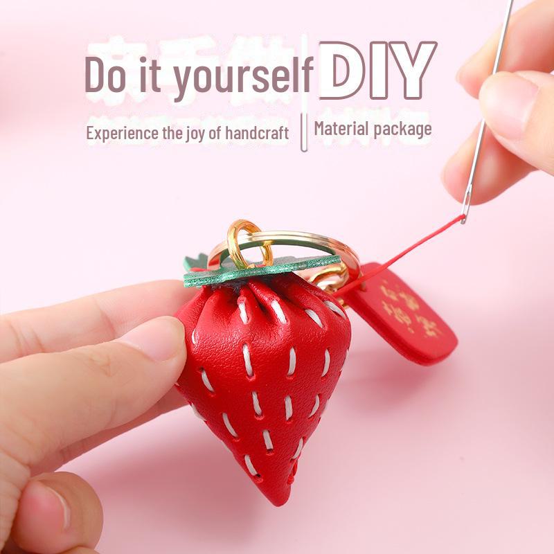 DIY Ručně vyráběná kožená jahodová klíčenka Ozdoba dárkové tašky