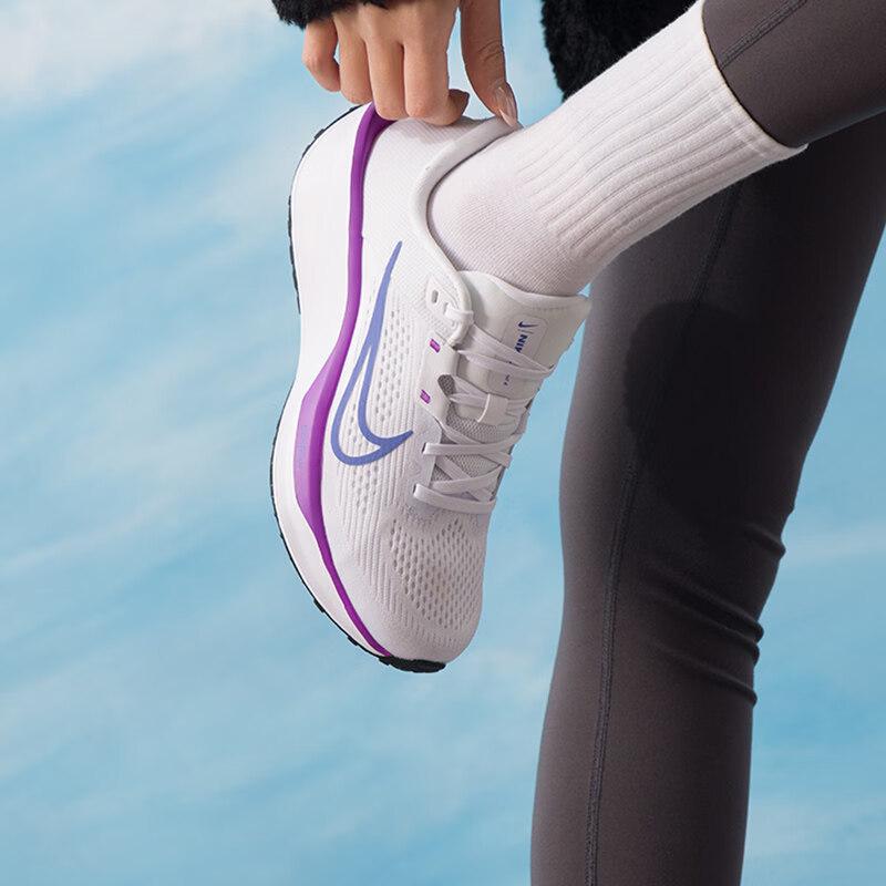 Nike WMNS Quest 6 Running Shoes